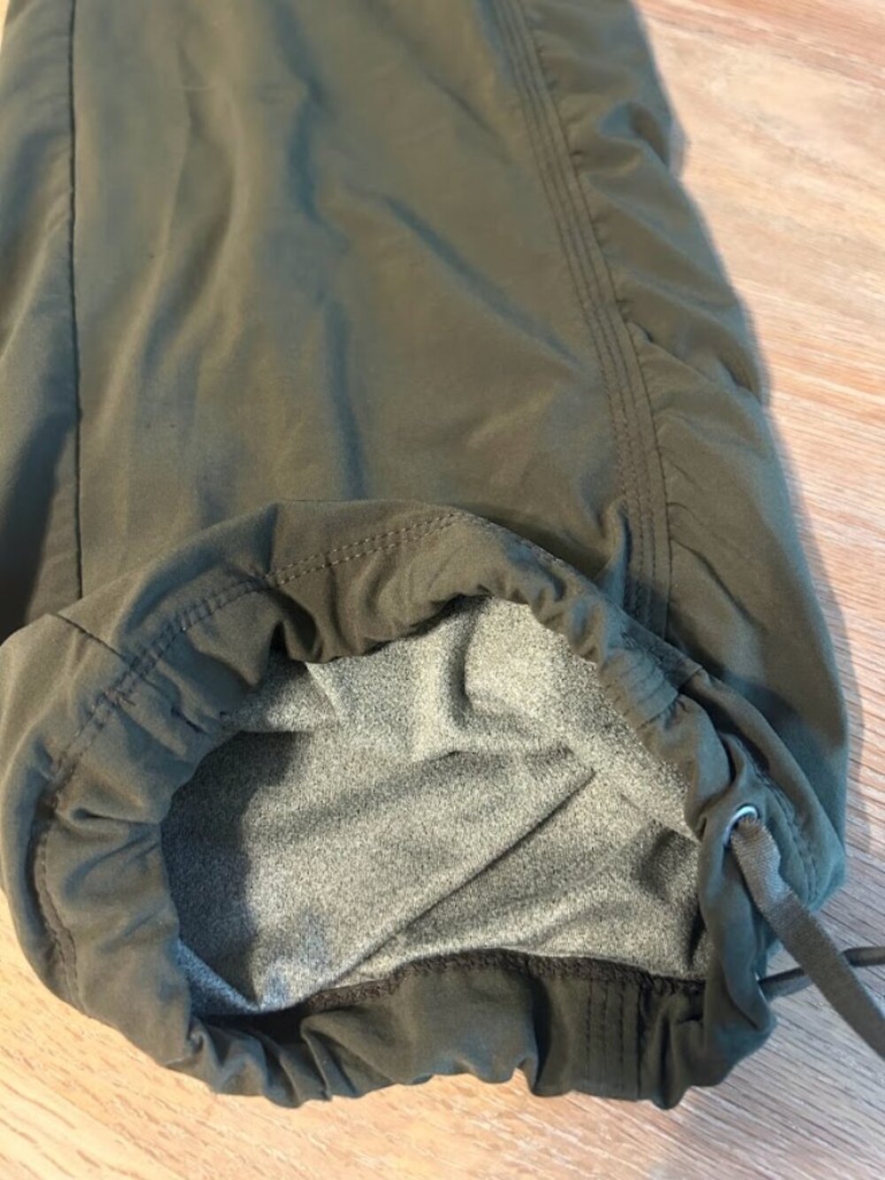 Athleta La Viva Ruched Featherweight Stretch Lined Pant 2 Olive Green 138483 - Picture 11 of 11
